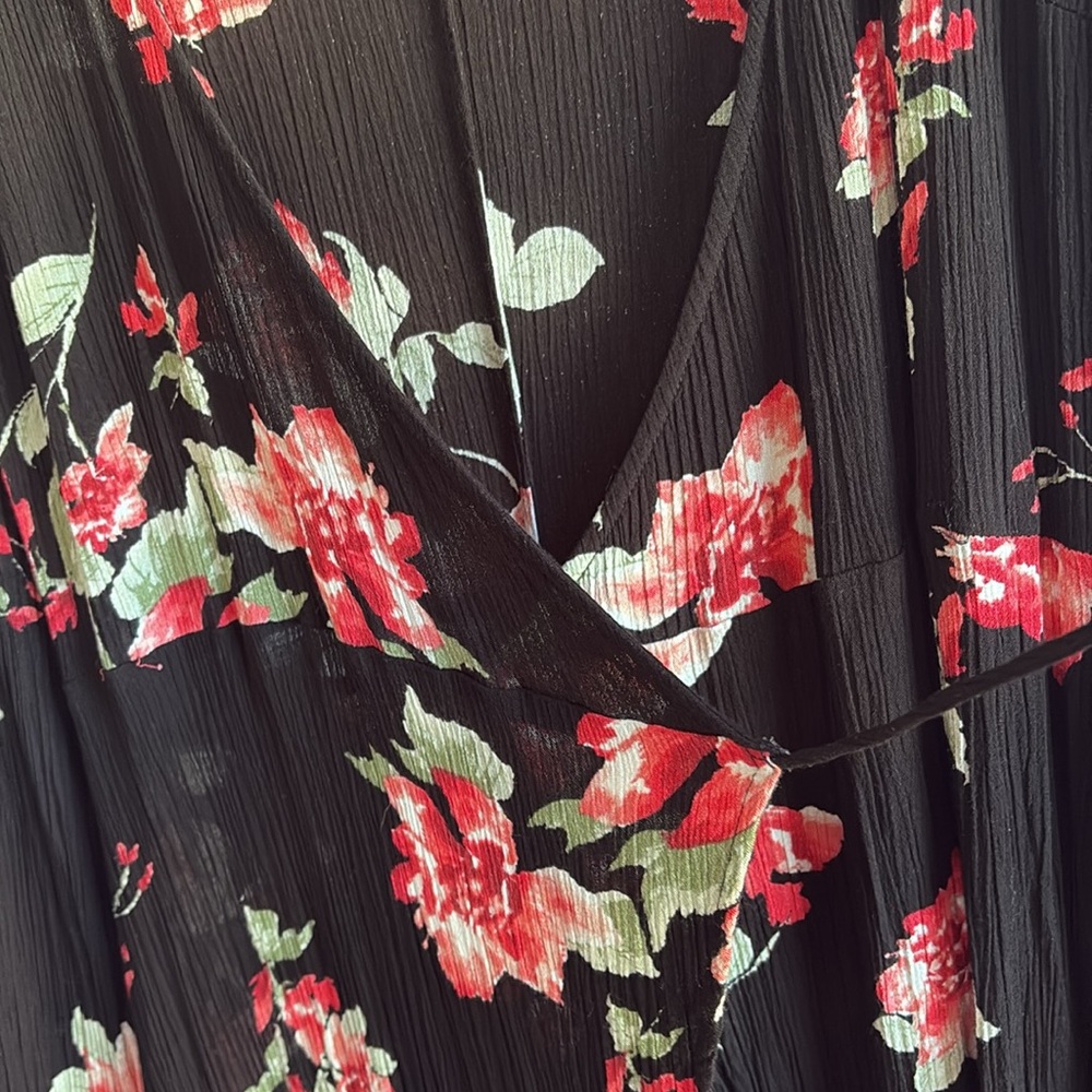 Floral Black Midi Wrap Dress Size M/L - Picture 8 of 9